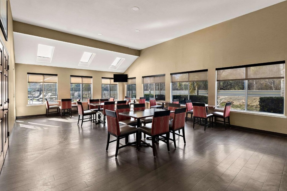Comfort Inn & Suites Sequoia Kings Canyon Comfort Inn & Suites Sequoia Kings Canyon