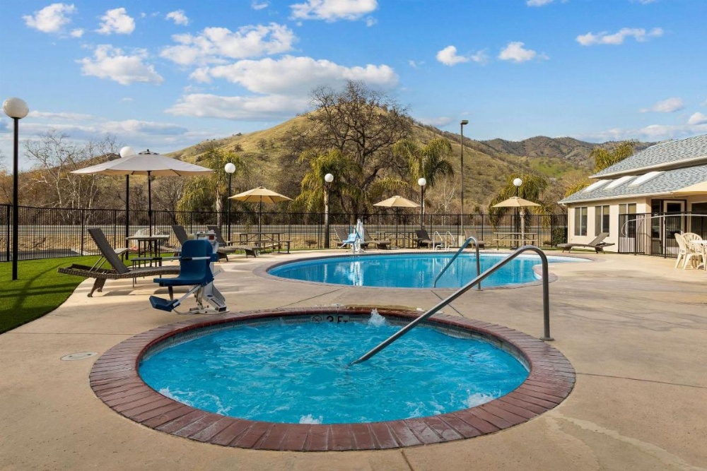 Comfort Inn & Suites Sequoia Kings Canyon